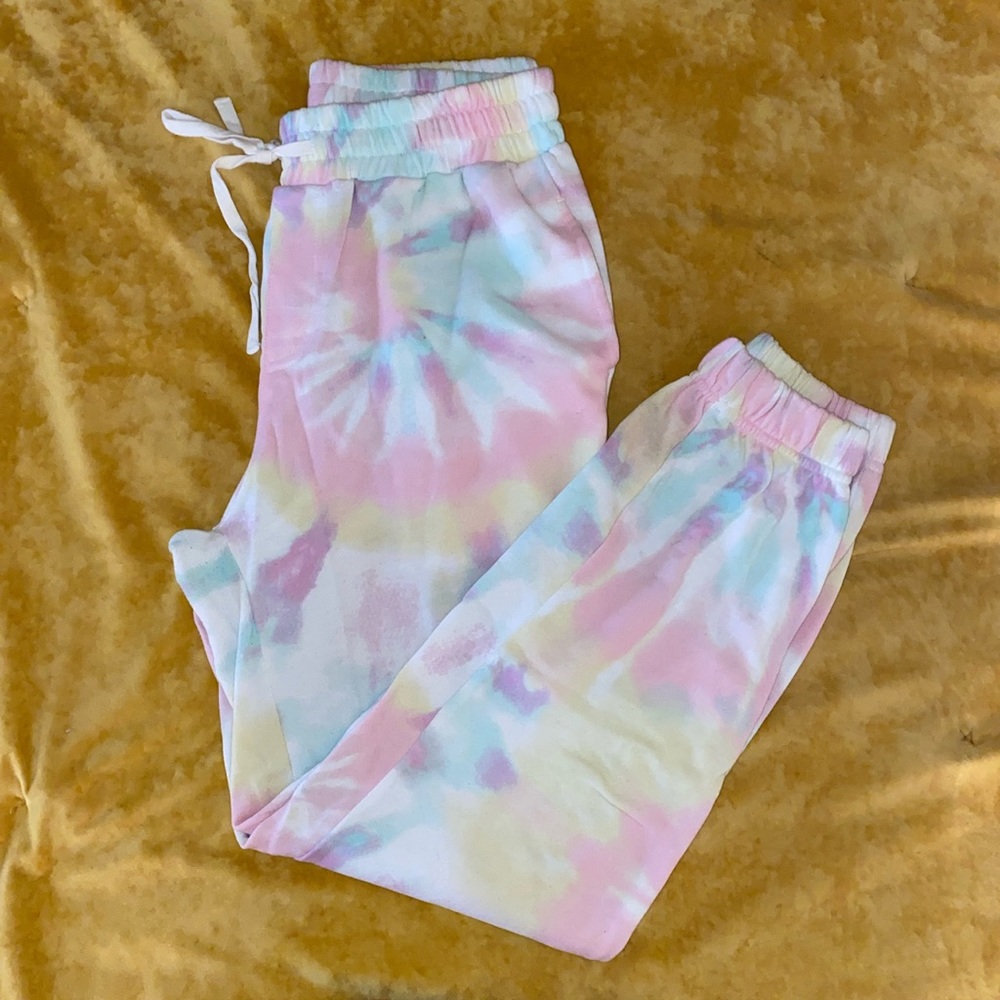 Adorable tye dye sweatpants/ joggers